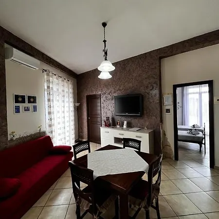 Porta Garibaldi Apartment *