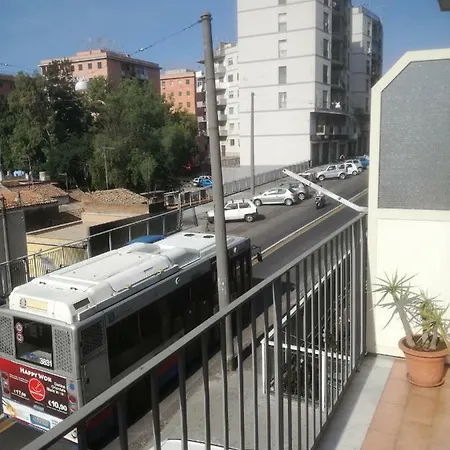 Porta Garibaldi Apartment *
